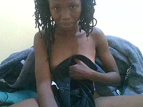 Snapshot of Ebonymickey chatting on 12, 6, 2026 Ebonymickey online show from 12, 6, 2026