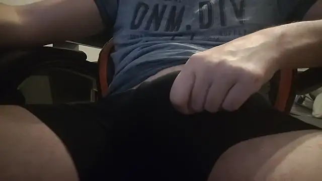Snapshot of Pat_CumShow4Dad chatting on 9, 6, 2026 Pat CumShow4Dad online show from 9, 6, 2026