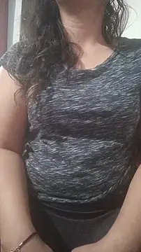 Snapshot of Marcella_single chatting on 5, 6, 2026 Marcella single online show from 5, 6, 2026