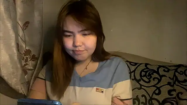 Molly Teddy online show from 4, 6, 2026