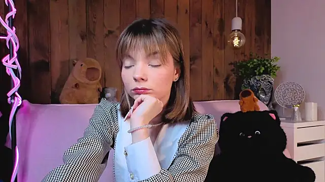 IvoryPesante online show from 18, 6, 2026