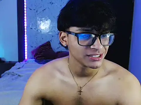 Snapshot of Mr_yisuzz chatting on 3, 6, 2026 Mr yisuzz online show from 3, 6, 2026