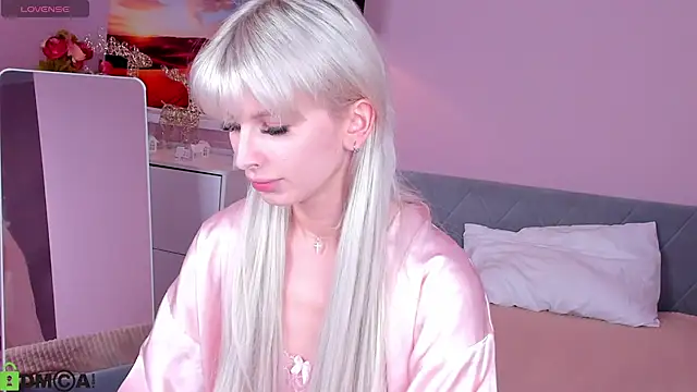 Snapshot of lura_lust chatting on 27, 7, 2026 lura lust online show from 27, 7, 2026
