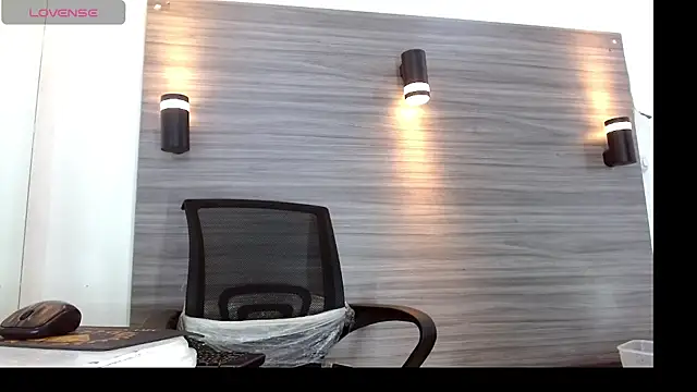 Snapshot of LeleHott01 chatting on 12, 7, 2026 LeleHott01 online show from 12, 7, 2026