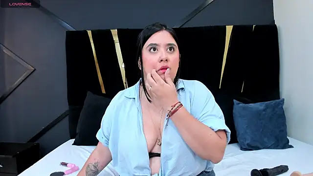 Snapshot of maite_graay chatting on 1, 6, 2026 maite graay online show from 1, 6, 2026