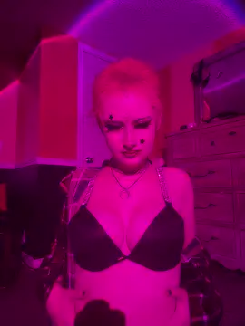 whimsicallylusty online show from 1, 6, 2026