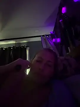 amberhotts2025 online show from 19, 6, 2026