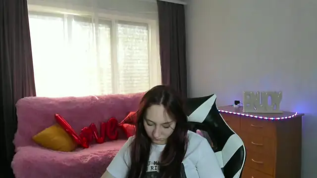 Snapshot of ModelGyrl chatting on 4, 6, 2026 ModelGyrl online show from 4, 6, 2026