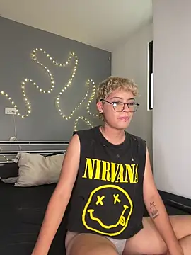 Mia-Sinclair online show from 30, 5, 2026