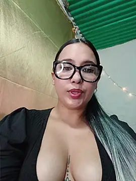 shantall cute online show from 27, 7, 2026