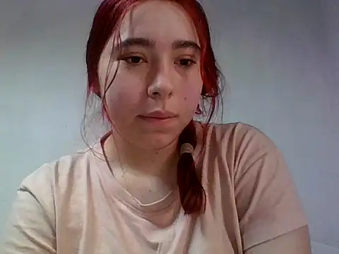 Snapshot of Annisofi000 chatting on 7, 6, 2026 Annisofi000 online show from 7, 6, 2026