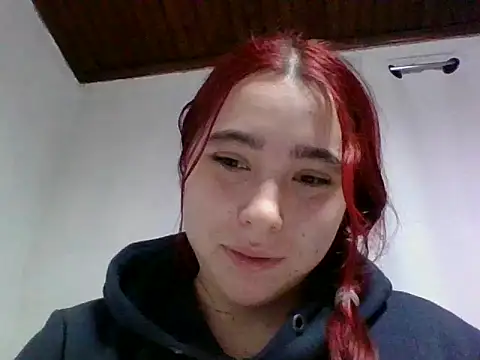 Snapshot of Annisofi000 chatting on 8, 6, 2026 Annisofi000 online show from 8, 6, 2026