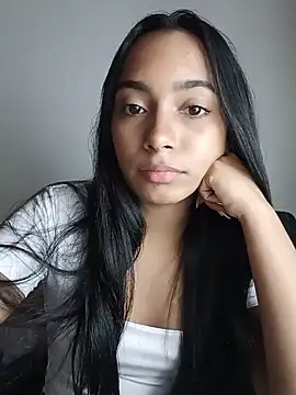 xcleila online show from 8, 7, 2026
