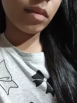 xcleila online show from 4, 8, 2026