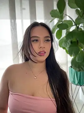 Snapshot of SarahRiveros chatting on 25, 6, 2026 SarahRiveros online show from 25, 6, 2026