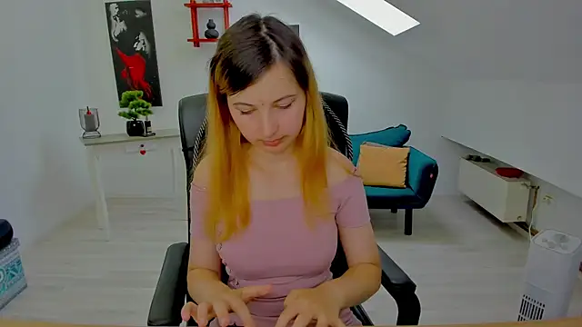 Snapshot of CamelliaStone chatting on 7, 7, 2026 CamelliaStone online show from 7, 7, 2026