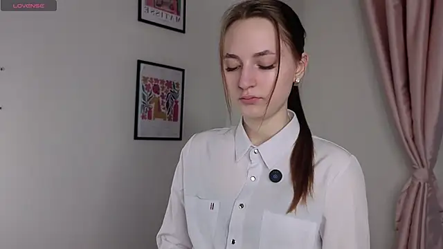 LeishaChamblee online show from 22, 6, 2026