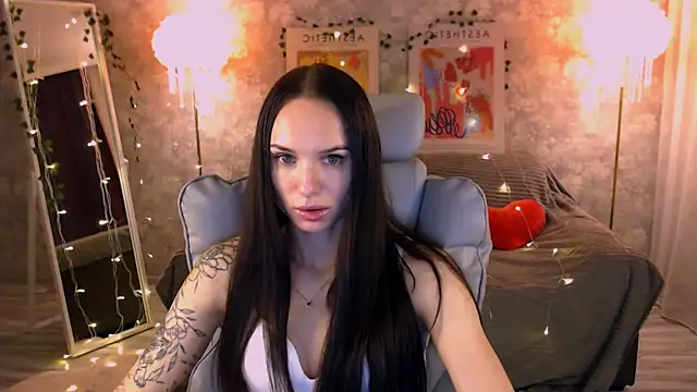 Snapshot of NicoleMerz chatting on 17, 6, 2026 NicoleMerz online show from 17, 6, 2026