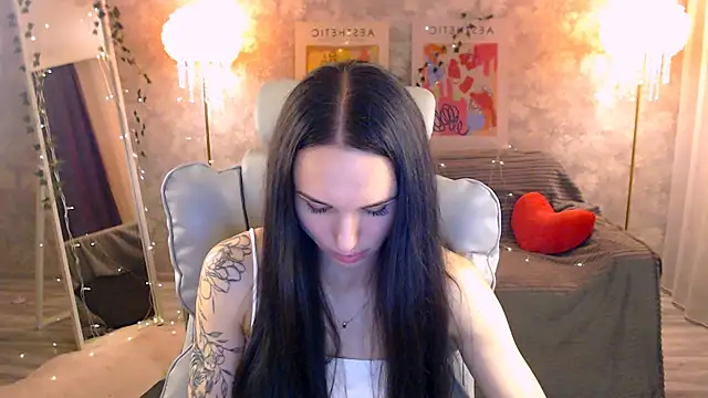 Snapshot of NicoleMerz chatting on 21, 6, 2026 NicoleMerz online show from 21, 6, 2026