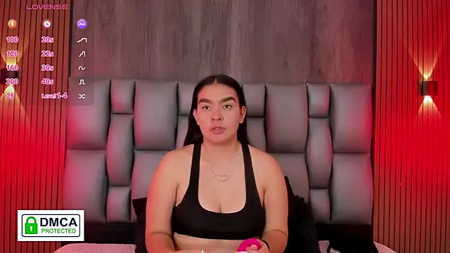 Snapshot of sophi_taylor chatting on 21, 6, 2026 sophi taylor online show from 21, 6, 2026
