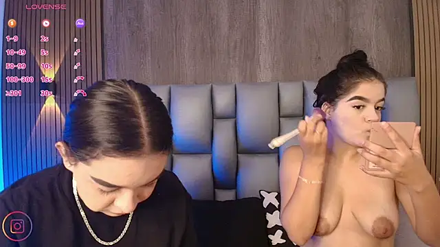 Snapshot of sophi_taylor chatting on 3, 8, 2026 sophi taylor online show from 3, 8, 2026