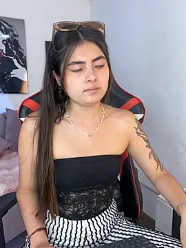 Noa bunny  online show from 28, 7, 2026