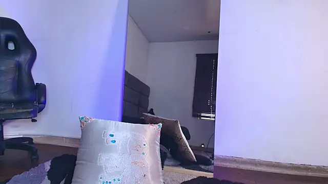 AshleyMonroee   online show from 28, 7, 2026