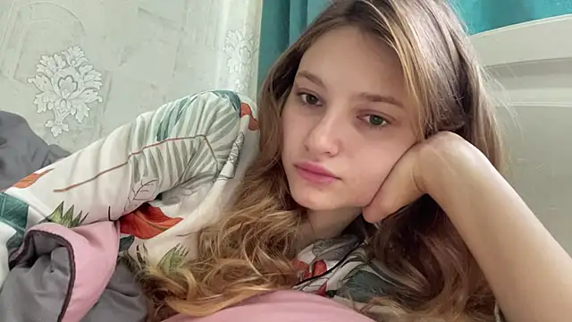 HeIen cute online show from 22, 7, 2026
