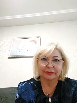 Snapshot of MilaLoveX chatting on 1, 6, 2026 MilaLoveX online show from 1, 6, 2026