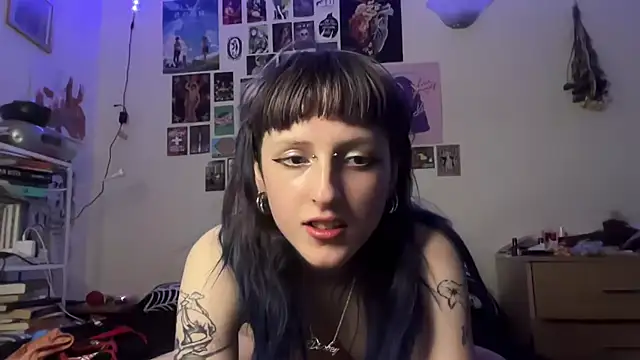 batzy666 online show from 9, 6, 2026