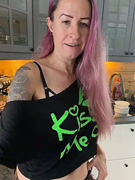 GermanMilfJasmin online show from 11, 6, 2026