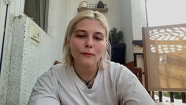 Ella Bloom online show from 28, 7, 2026