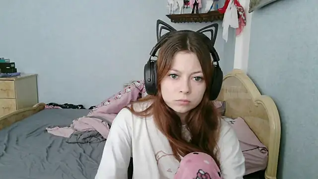 AlessiaViolet online show from 6, 7, 2026