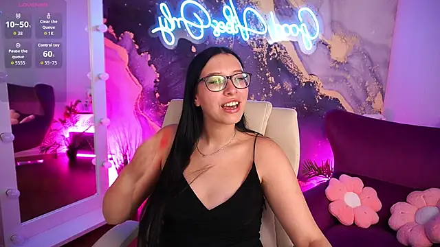HotAuraX online show from 23, 7, 2026
