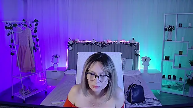 LioraVale online show from 23, 7, 2026