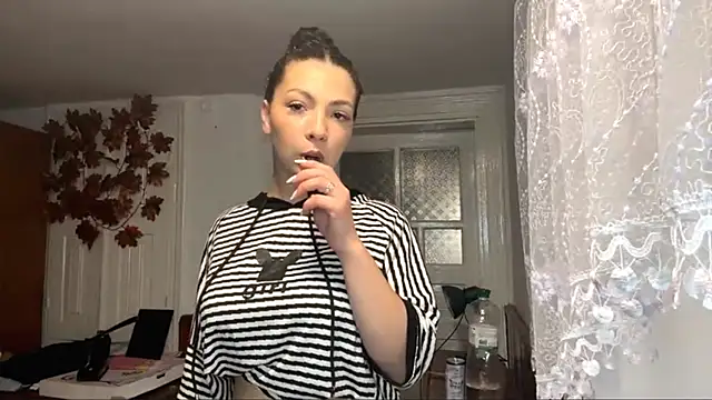 MargyClingingsmith online show from 25, 7, 2026