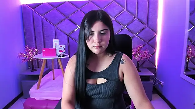 Issa Queen online show from 9, 7, 2026
