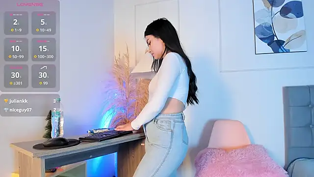 lilit noir online show from 18, 6, 2026