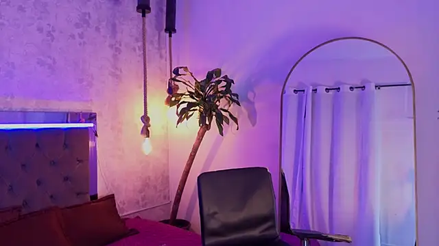 chloe bronze online show from 14, 7, 2026