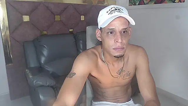 Snapshot of Brendt_Hotx chatting on 5, 6, 2026 Brendt Hotx online show from 5, 6, 2026