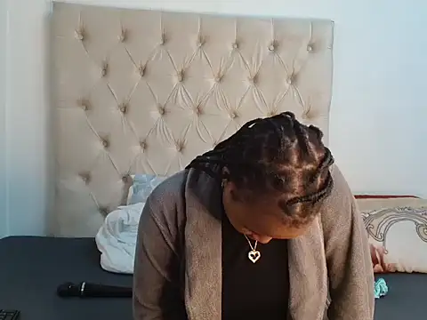 Lihle 00 online show from 20, 6, 2026