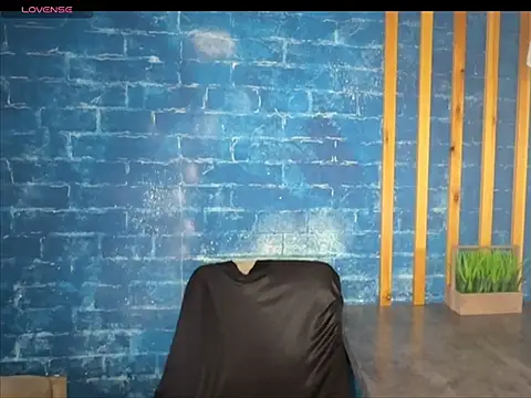 Annbigass online show from 2, 6, 2026