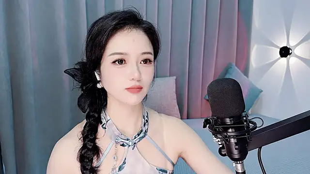 Momo-Wow online show from 20, 7, 2026