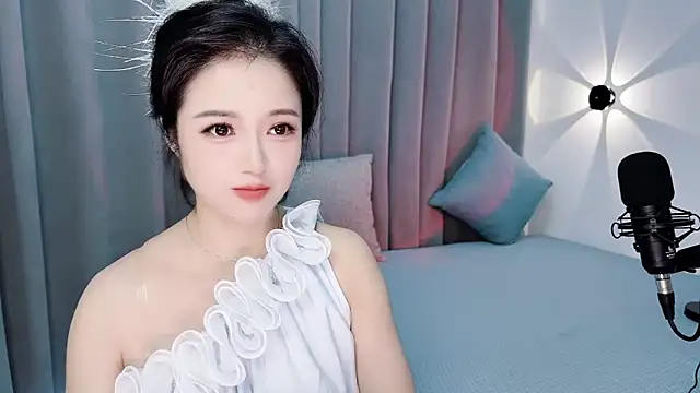 Momo-Wow online show from 21, 7, 2026