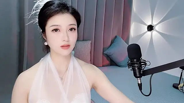 Momo-Wow online show from 25, 7, 2026