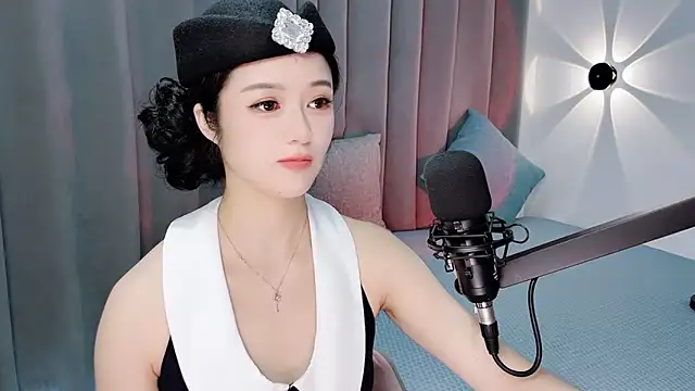 Momo-Wow online show from 26, 7, 2026