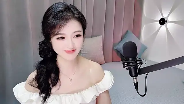 Momo-Wow online show from 28, 7, 2026
