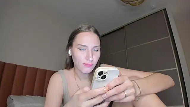 SofiClimbing online show from 5, 3, 2025