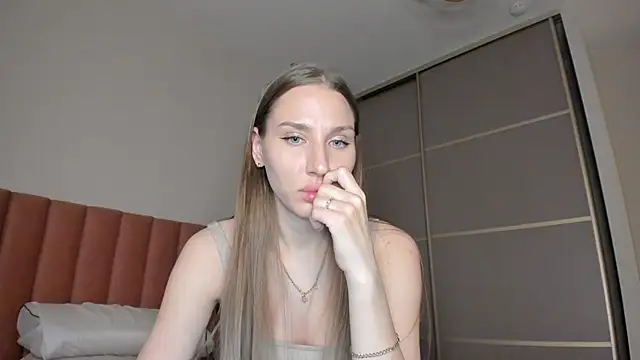 SofiClimbing online show from 7, 3, 2025