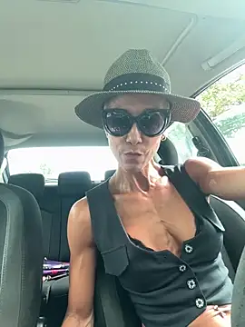 GymQueenCarmen online show from 6, 6, 2026